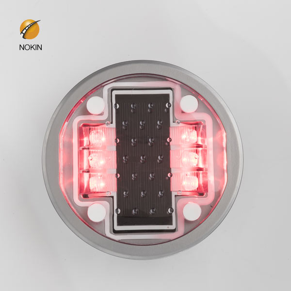 what order does the reflective studs go on a English motorway 